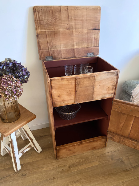 Joli confiturier pouvant servir de meuble bar, meuble déco & rangement