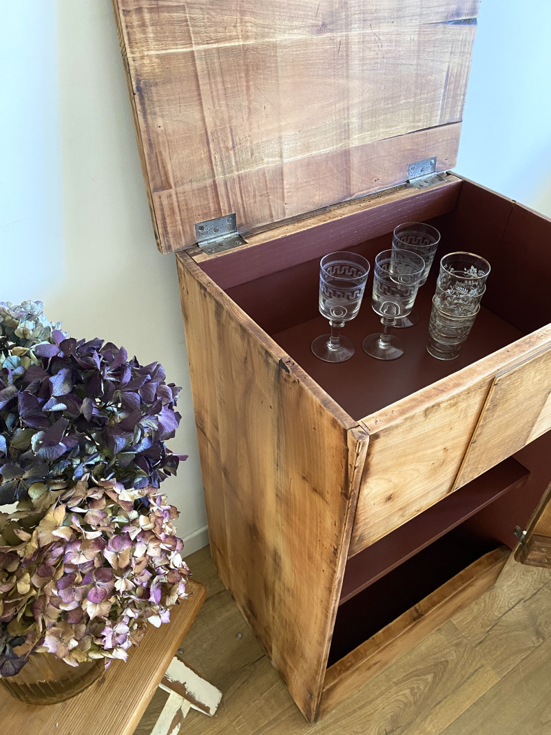 Joli confiturier pouvant servir de meuble bar, meuble déco & rangement